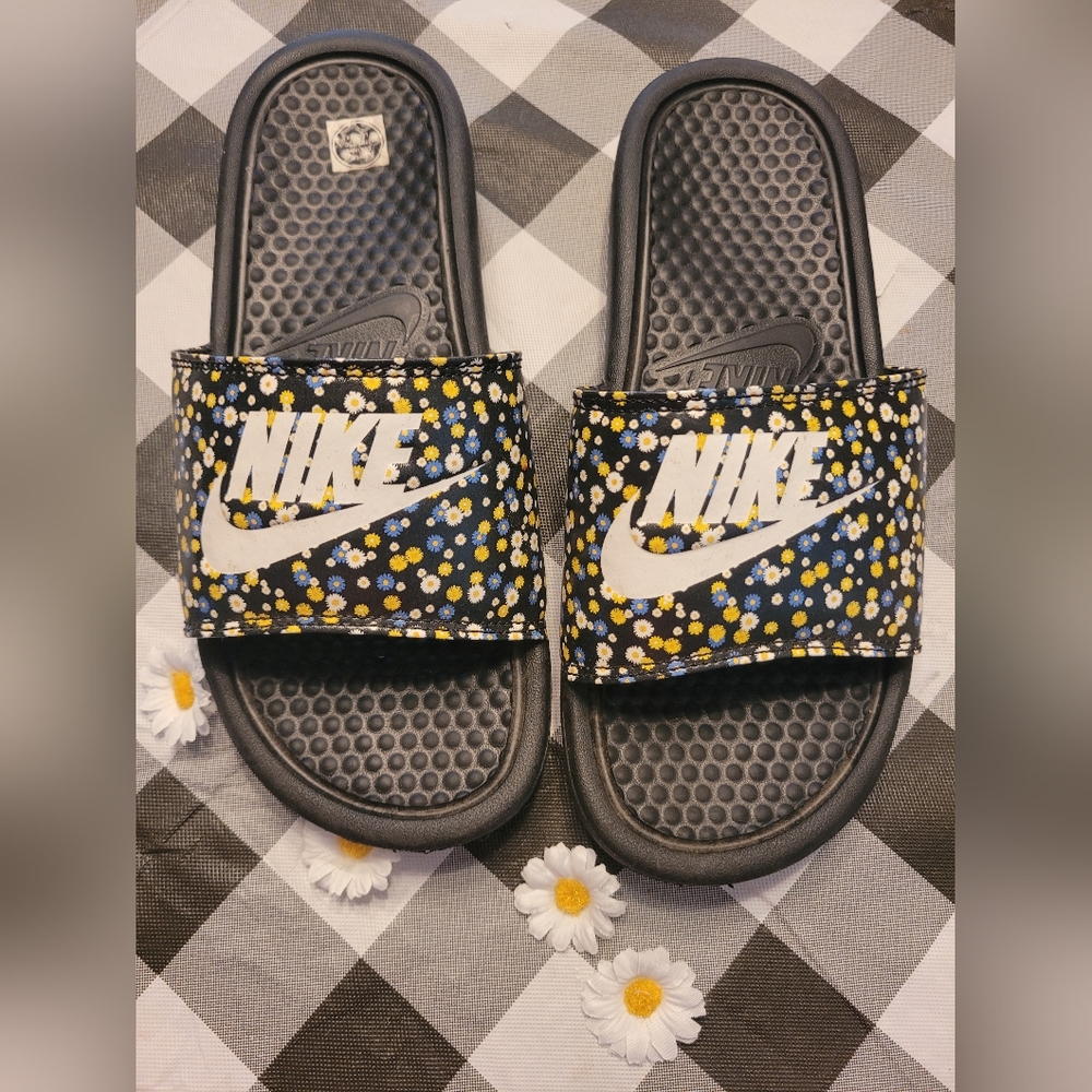 Nike slides